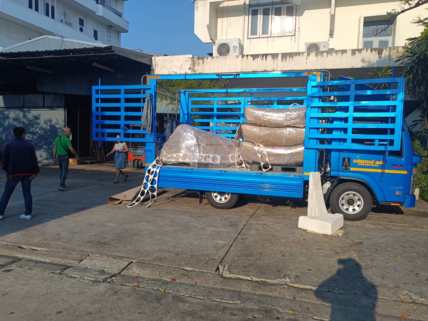 23 - https://ชวลิตขนส่งทั่วไป.com | ชวลิตบริการรถรับจ้างขนส่ง - ให้บริการรถรับจ้าง รถกระบะรับจ้าง รถกระบะรับจ้างขนของ ย้ายห้อง ย้ายบ้าน ย้ายออฟฟิศ ขนส่งสัตว์เลี้ยง ขนมอเตอร์ไซค์