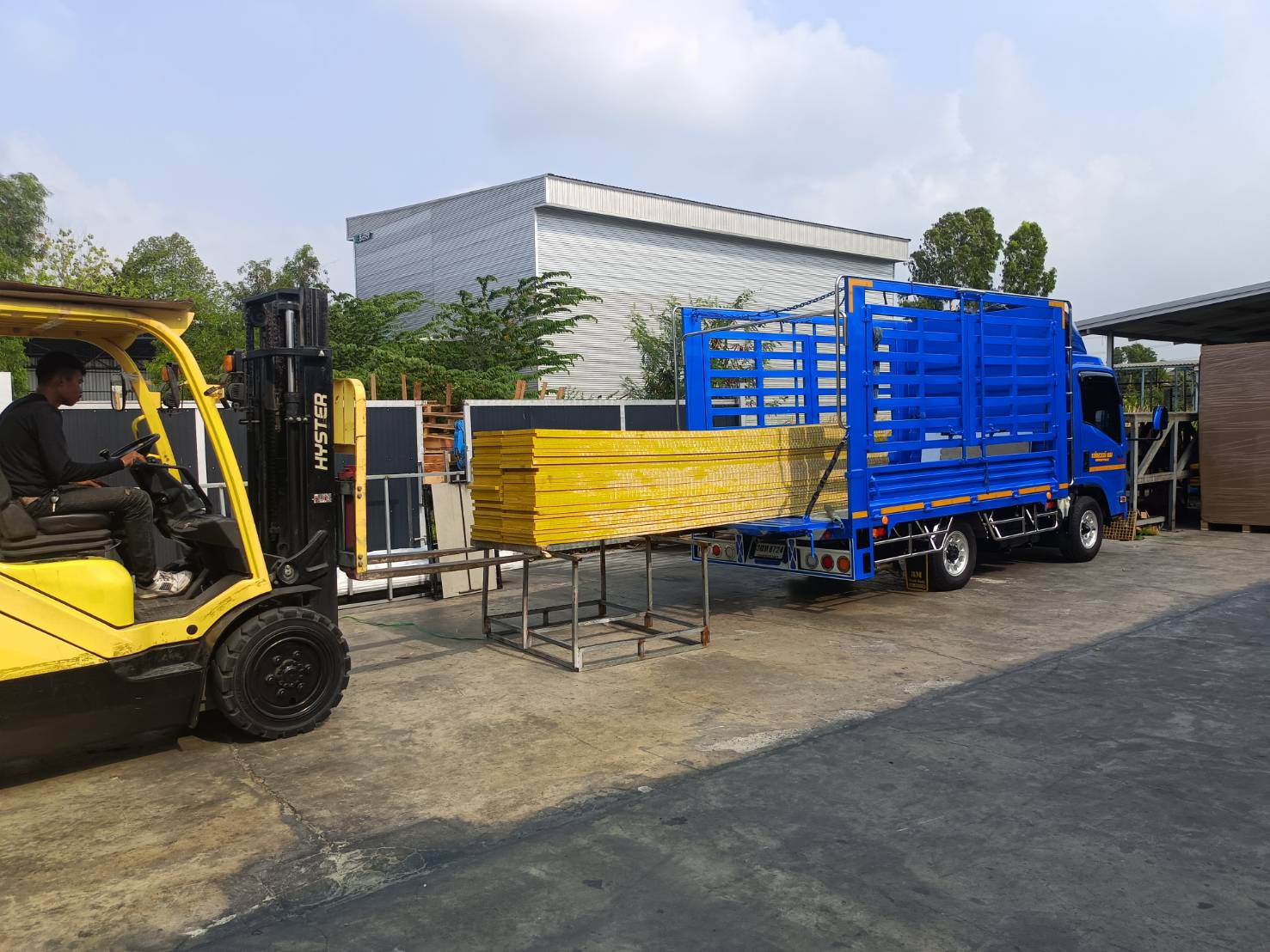 26 - https://ชวลิตขนส่งทั่วไป.com | ชวลิตบริการรถรับจ้างขนส่ง - ให้บริการรถรับจ้าง รถกระบะรับจ้าง รถกระบะรับจ้างขนของ ย้ายห้อง ย้ายบ้าน ย้ายออฟฟิศ ขนส่งสัตว์เลี้ยง ขนมอเตอร์ไซค์