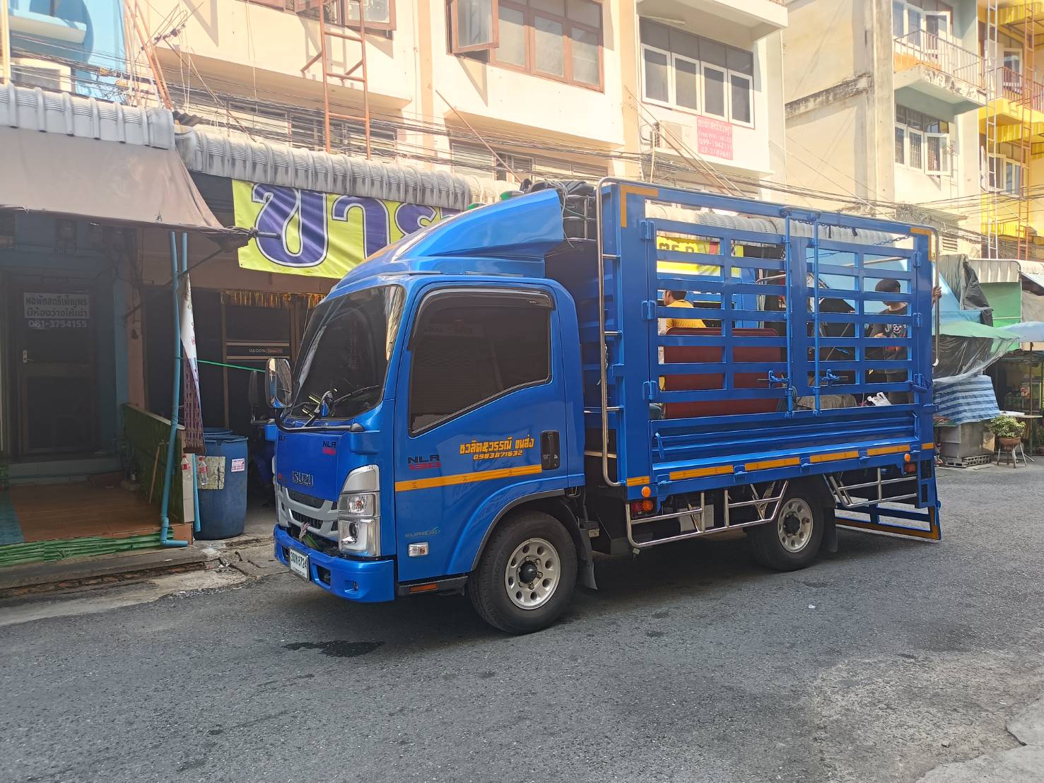 28 - https://ชวลิตขนส่งทั่วไป.com | ชวลิตบริการรถรับจ้างขนส่ง - ให้บริการรถรับจ้าง รถกระบะรับจ้าง รถกระบะรับจ้างขนของ ย้ายห้อง ย้ายบ้าน ย้ายออฟฟิศ ขนส่งสัตว์เลี้ยง ขนมอเตอร์ไซค์