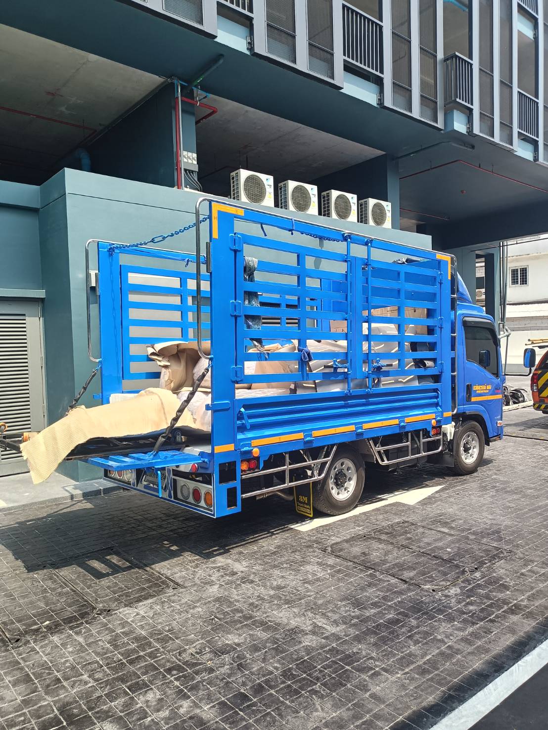 46 - https://ชวลิตขนส่งทั่วไป.com | ชวลิตบริการรถรับจ้างขนส่ง - ให้บริการรถรับจ้าง รถกระบะรับจ้าง รถกระบะรับจ้างขนของ ย้ายห้อง ย้ายบ้าน ย้ายออฟฟิศ ขนส่งสัตว์เลี้ยง ขนมอเตอร์ไซค์